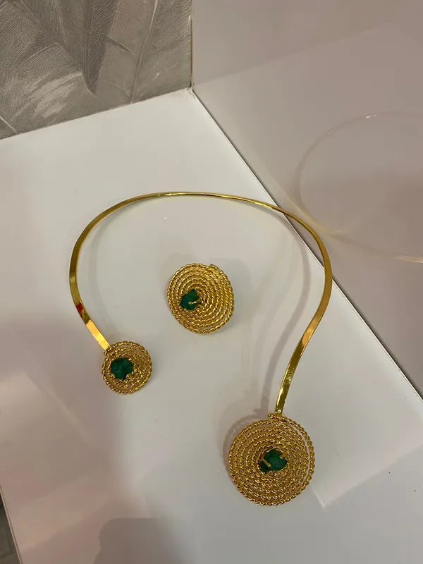 ANILLO TRENZADO MORALLA DE ESMERALDA