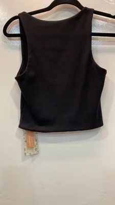 Crop top negro estilo halter