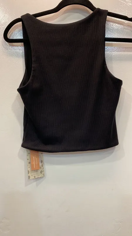 Crop top negro estilo halter