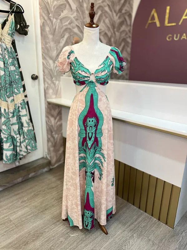 Vestido crema con diseños en Corinto y Aqua
